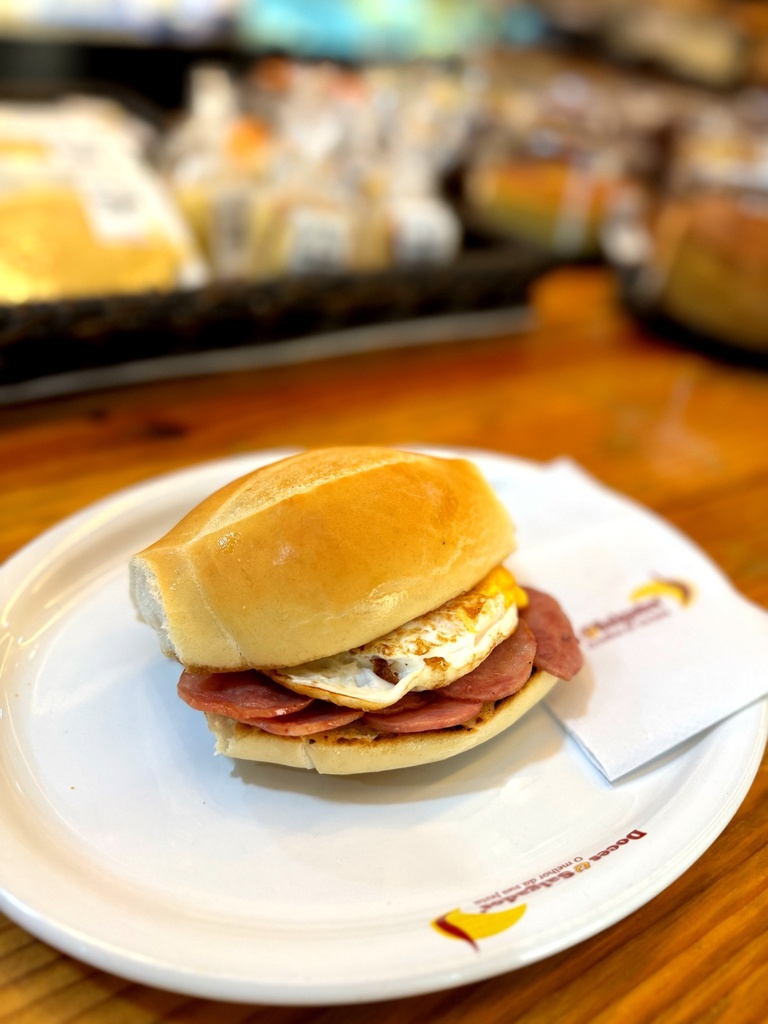 Pão Francês na Chapa c/ Ovo Calabresa