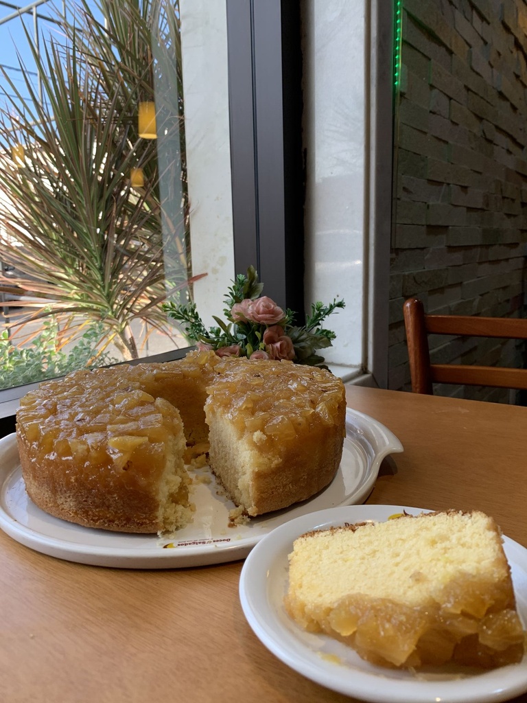 Bolo Fatia Cobertura de Abacaxi