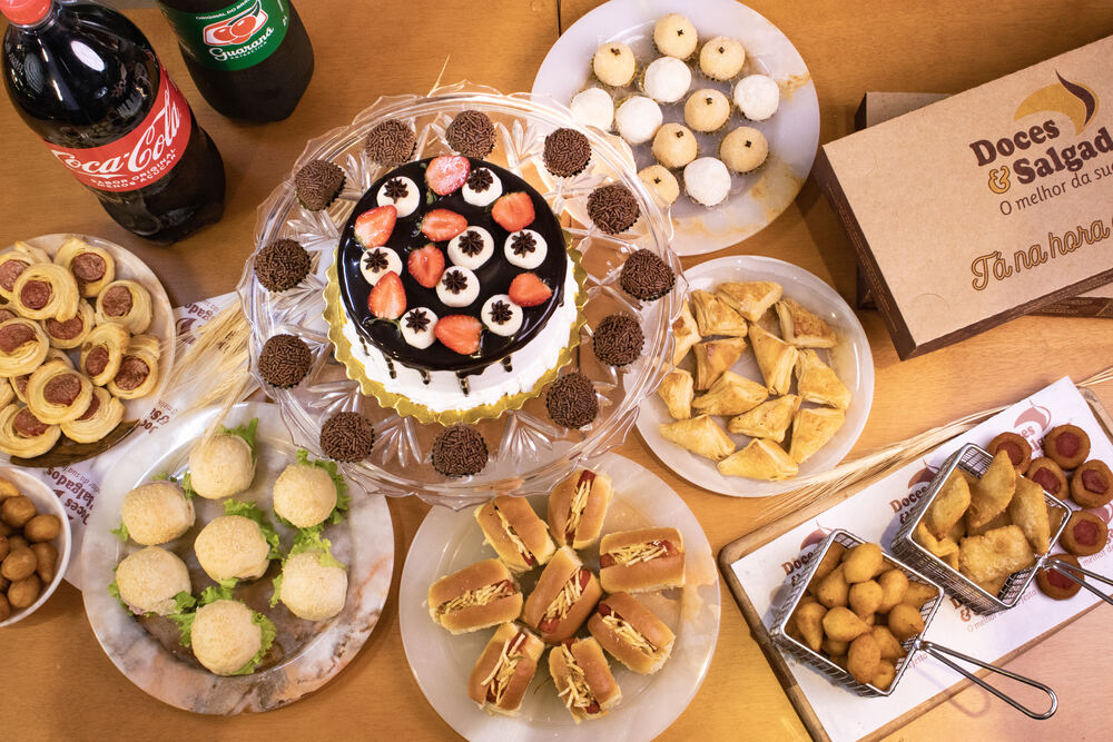 Kit Festa 15 Pessoas Pequena Festinha