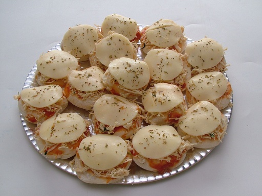 [1424] Mini-Pizza de Frango (25 und)
