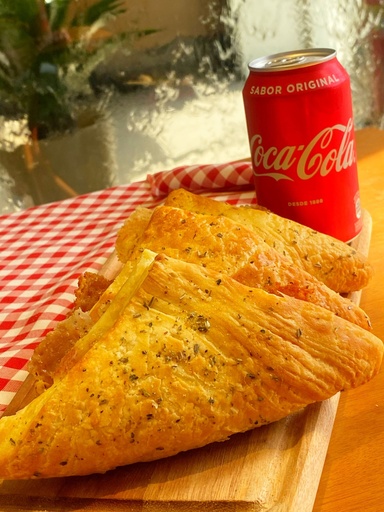 [1161] Semi-Folhado Queijo e Presunto